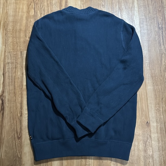 NWT Eddie Bauer 2 Button Sweater  size large. - Picture 4 of 4